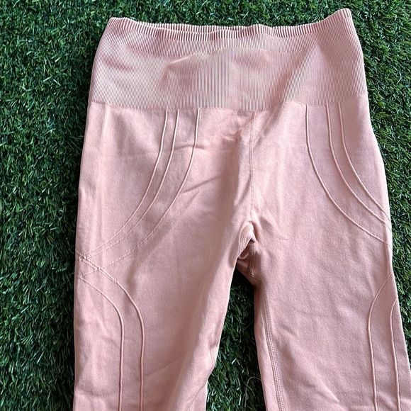 Fabletics leggings - Picture 2 of 7